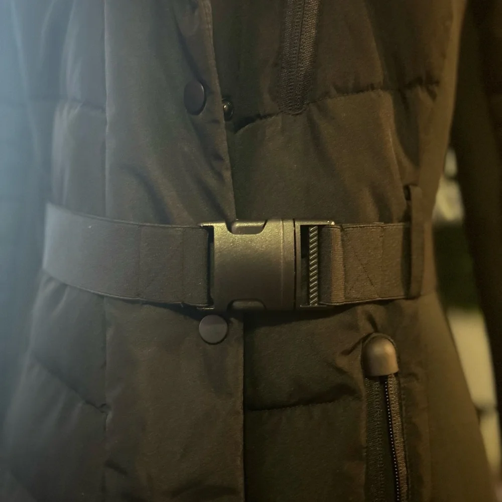 Xersion Women's Black Belted Puffer Coat with Fur Trim - Picture 4 of 6